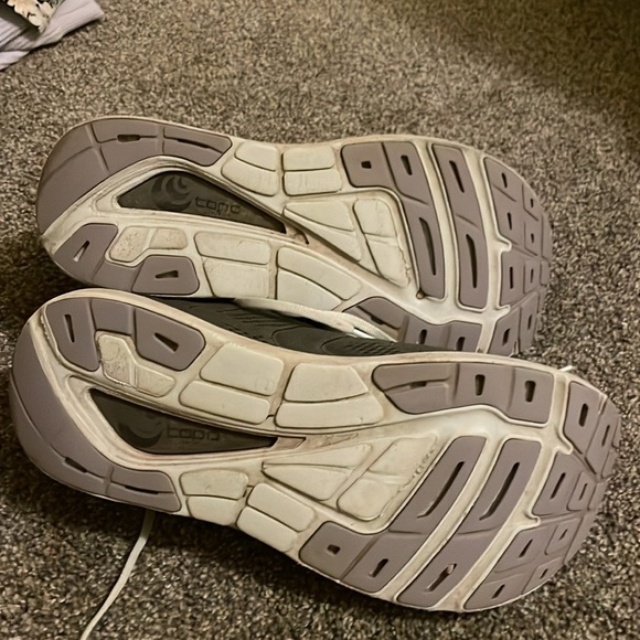 Women’s dark grey athletic shoe - Picture 4 of 5